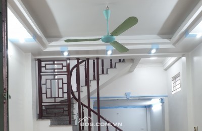BÁN NHÀ ĐẸP 1.6 TỶ 2.5 TẦNG 45M2 ( TÂY BĂC ) NGÕ TÔ HIẾN THÀNH