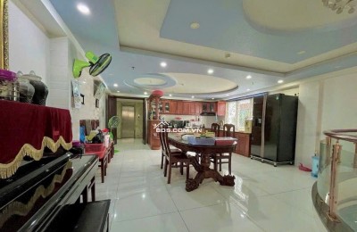 Giảm mạnh 4 tỷ nhà hẻm 1122 Quang Trung 5 lầu ngang 5.8m 90m2 có T.máy gần Emart 14 tỷ.