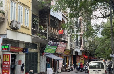 Cửa hàng phố Tạ Quang Bửu cho thuê, Mặt tiền 4m,   diện tích 20m2.