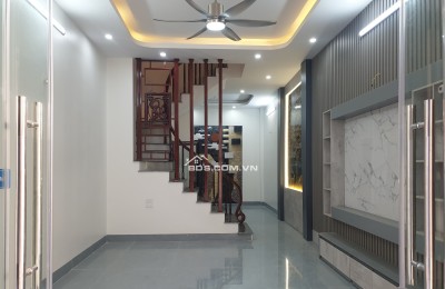 BÁN NHÀ  2.3 TỶ 3 TẦNG 45M2 CÓ  SÂN ĐỖ  XE Ô TÔ CẠNH NHÀ NGÕ MỸ XÁ