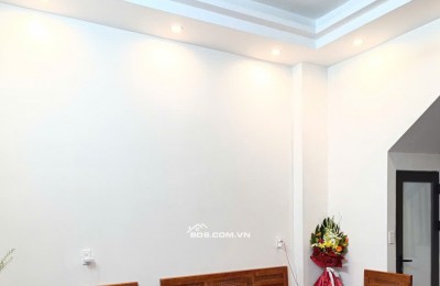 BÁN NHÀ ĐẸP 2.23 TỶ 3 TẦNG 47M2 ( ĐÔNG NAM ) NGÕ GIẢI PHÓNG