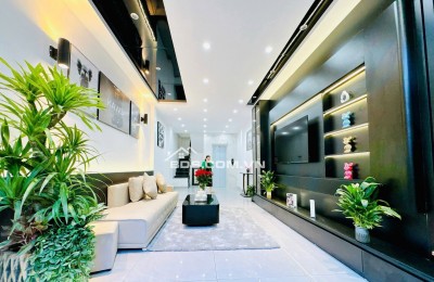 Nhà Đẹp, Gần Times City Thang Máy Dương Văn Bé 39/43m, 5 tầng, mt 3.4m, giá 12.2 tỷ