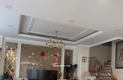 Biệt Thự 5 Tầng• Khu City Land Q7• 220m2(10x22)• Có Hầm • Thang Máy• 6PN• 8WC• Khu Compound