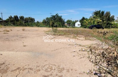 Đất Long An diện tích 11168.3 m² giá siêu hời. Vị trí đất nằm tại mặt đường Quốc Lộ 62.