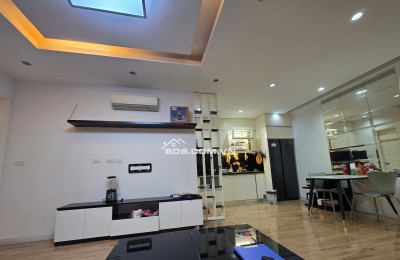 Bán chung cư cao cấp Nguyễn Lương Bằng trung tâm quận , thoáng đãng , gần hồ - 6.8 tỷ