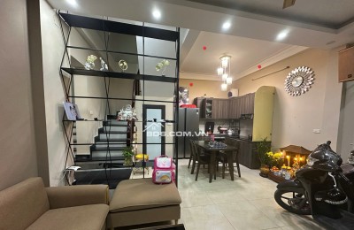 BÁN NHÀ PHÚC LỢI LONG BIÊN DT 37M2 Ô TÔ GẦN TRẺ CON ĐI HỌC HAI BƯỚC Ở SƯỚNG