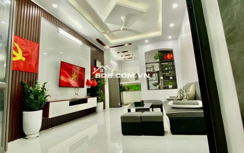 BÁN NHÀ ĐẸP 2.33 TỶ 3 TẦNG 45M2 ( HƯỚNG ĐÔNG ) KHU BÃI VƯỢT