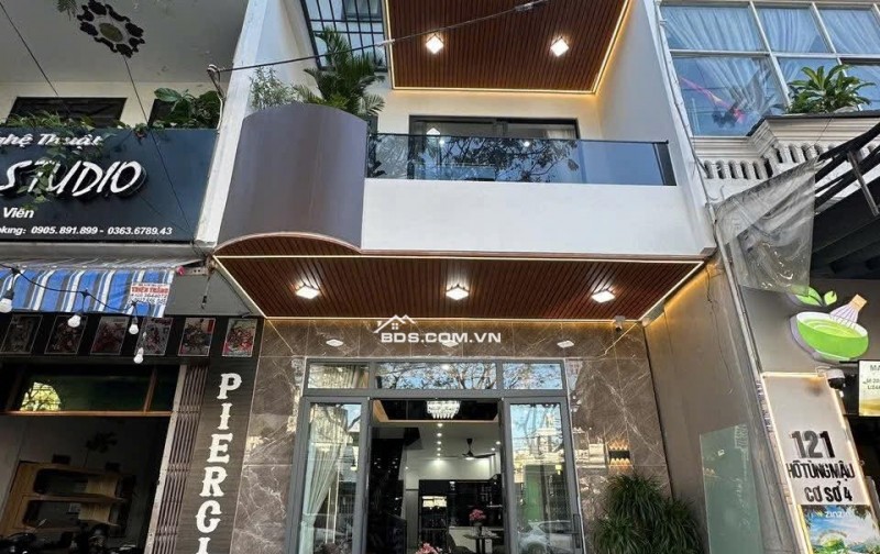 BÁN NHÀ 3 TẦNG 3 MÊ FULL NỘI THẤT MỚI KENG Y HÌNH