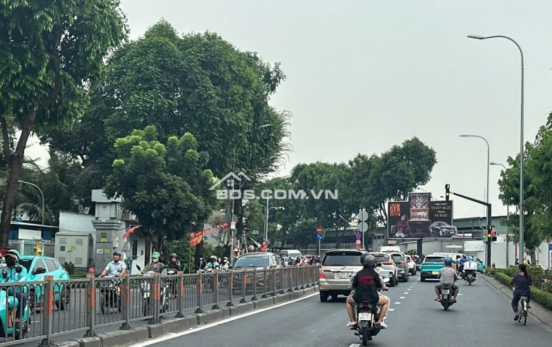 Bán đất tặng nhà 2 tầng ngang 5.1m 76m2 hẻm 1 sẹc Quang Trung gần trường học chỉ 6.4 tỷ.