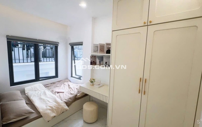 Bán Nhà Dòng Tiền Tôn Thất Tùng, Đống Đa 90m, 7 tầng, mt 5.4m, giá 27.5 tỷ.