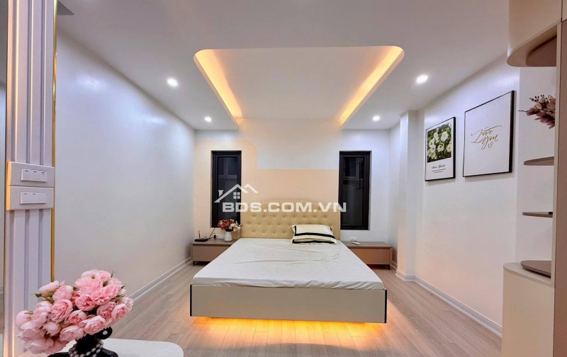 Nhà Đẹp Linh Quang, Đống Đa 31m, 5 tầng, mt 4m, giá 9.6 tỷ.