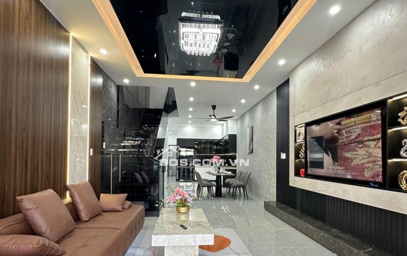 BÁN NHÀ 3 TẦNG 3 MÊ FULL NỘI THẤT MỚI KENG Y HÌNH