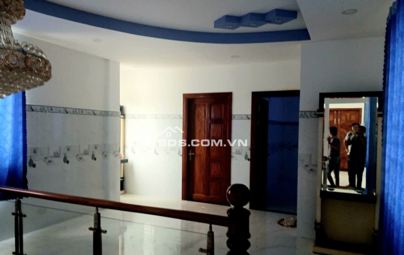 Nhà VIP khu Quảng Trường Mỹ Tho. Chuẩn 3 Sao, Thích hợp cho Doanh Nhân và CB Lãnh đạo cư ngụ. Bao rẻ.