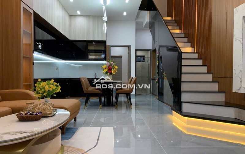 Nhà 3 tầng xây mới 100% đường Hoà Minh 14 ngay cổng trường Lương Thế Vinh