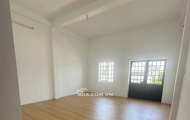 BÁN NHÀ 3 TẦNG ĐƯỜNG LƯƠNG KHÁNH THIỆN - GẦN BIỂN