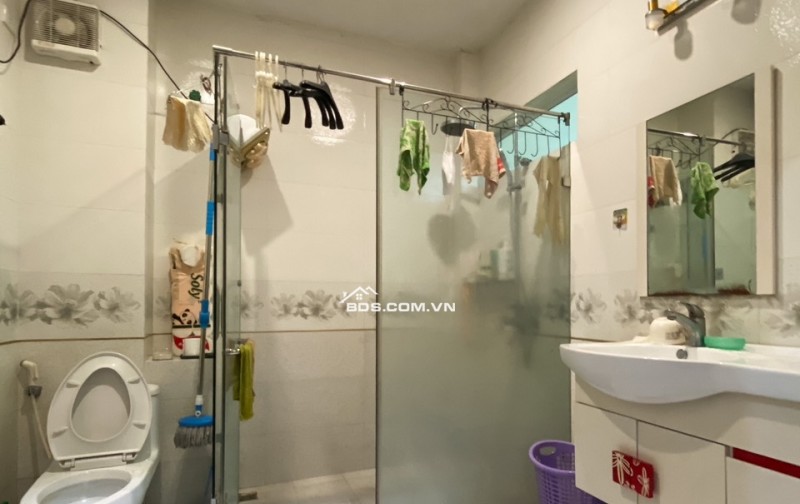 Chính chủ CÔ GIÁO tôi cần Bán rất gấp căn nhà Hoàng Văn Thái – OTO QUA  – mặt tiền 5,5 m2