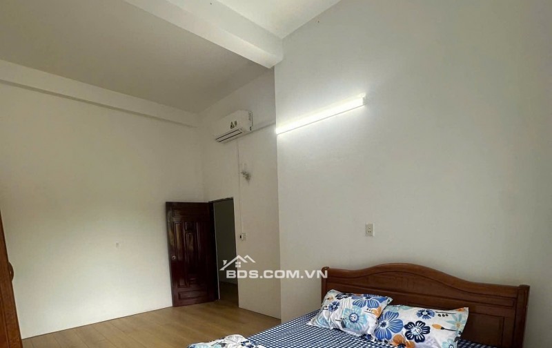 BÁN NHÀ 3 TẦNG ĐƯỜNG LƯƠNG KHÁNH THIỆN - GẦN BIỂN