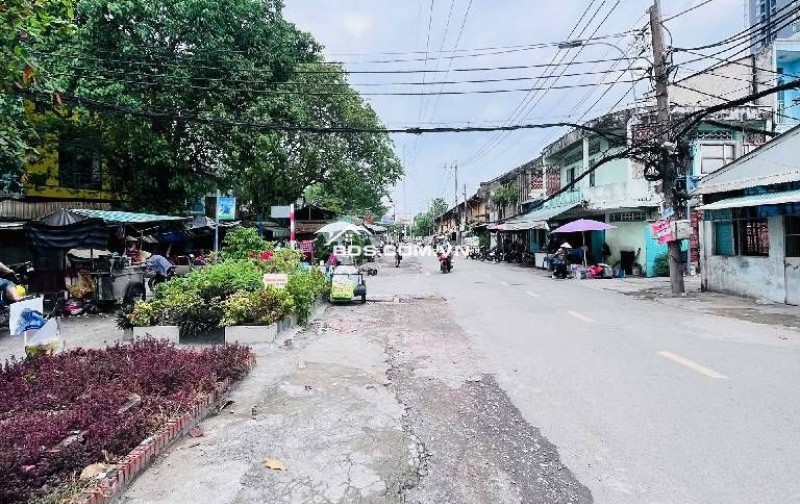 Nhà Ngon Bình Đông 61m2 , Ngang khủng nở hậu L 7.74m2 , SHR Hoàn công đủ , Nhỉnh 3 tỷ .