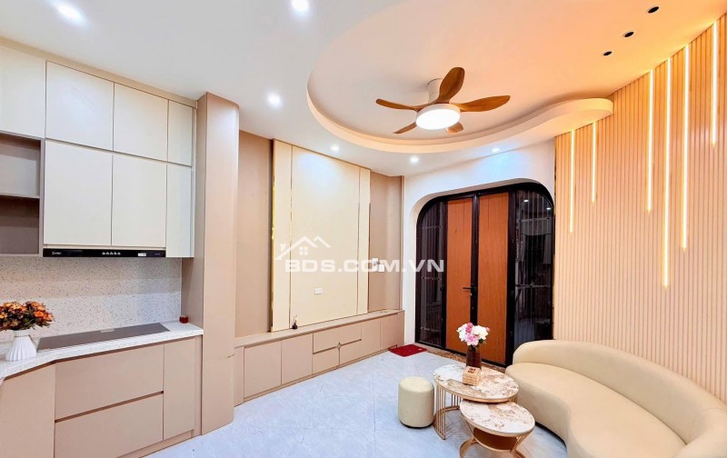 Nhà Đẹp Linh Quang, Đống Đa 31m, 5 tầng, mt 4m, giá 9.6 tỷ.