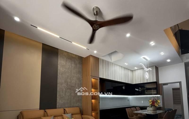 Nhà 3 tầng xây mới 100% đường Hoà Minh 14 ngay cổng trường Lương Thế Vinh