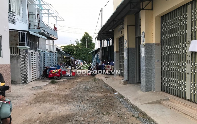 Cần bán đất, đường trước nhà 7m, đường bê tông ôtô vào tận nhà.