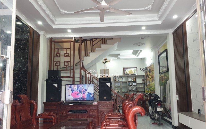 BÁN NHÀ 2.8 TỶ 3 TẦNG 47M2 NGÕ 2 Ô TÔ TRÁNH NHAU ĐƯỜNG MỸ XÁ