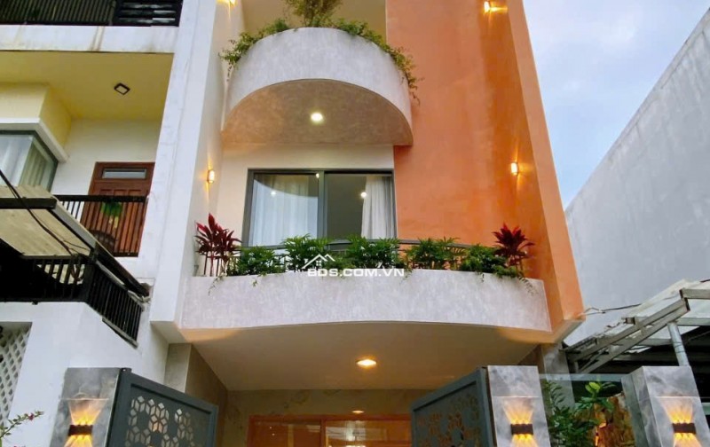 SIÊU PHẨM - Nhà 3 Tầng mặt tiền đường 7,5m Đinh Đức Thiện