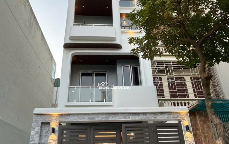 BÁN NHÀ  6.6 TỶ 4 TẦNG THANG MÁY 81M2 CÓ GARA Ô TÔ KHU HÒA VƯỢNG