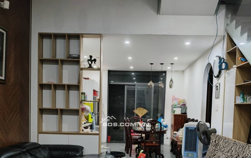 Bán nhà 3 tầng đường Hòa Phú 10 - VIEW công viên