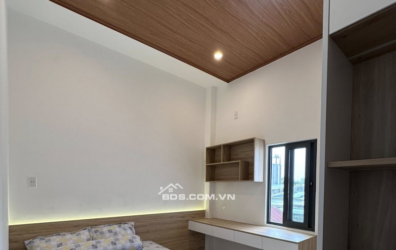 Bán nhà 2 tầng đường 7,5m Nguyễn Công Hoan - trục đường kinh doanh