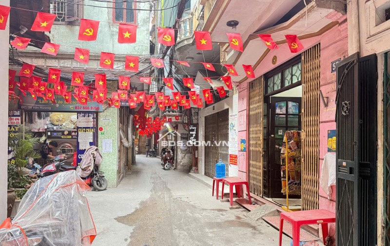 HIẾM THẬT SỰ!: GẦN Ô TÔ – 6 TẦNG ĐẦU TƯ – SỔ ĐỎ NỞ HẬU  Bán nhà Đống Đa