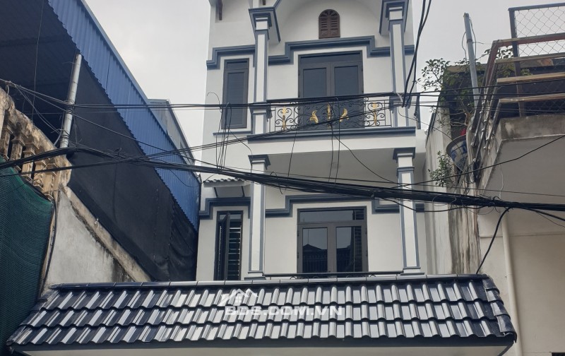 BÁN NHÀ ĐẸP 4.38 TỶ 3 TẦNG 80M2 CÓ SÂN Ô TÔ ĐƯỜNG ĐẶNG VIỆT CHÂU