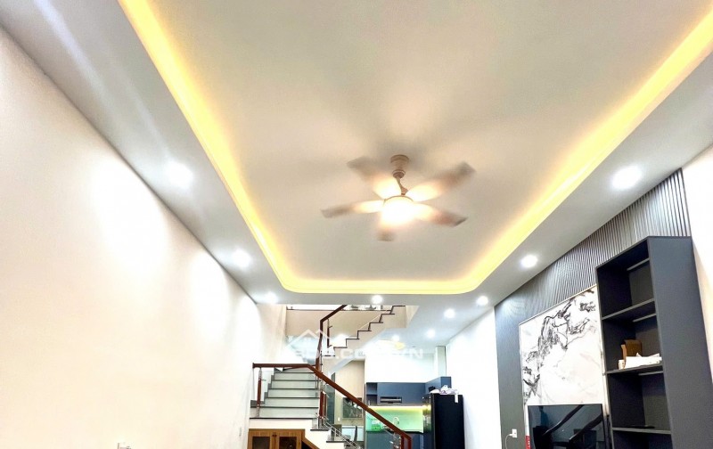 Bán nhà 3 tầng đường Lê Thạch - Gần đường Tú Mở