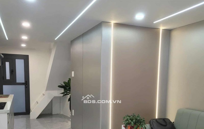 Bán nhà đẹp Lý Thái Tổ Quận 10, 3 tầng 3PN giá chỉ 5.6 tỷ TL