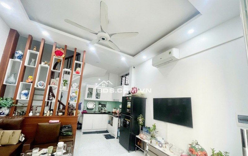 BÁN GẤP NHÀ VỊ TRÍ QUYỀN LỰC XUÂN LA TÂY HỒ 32M 5 TẦNG LÔ GÓC 9.15 TỶ