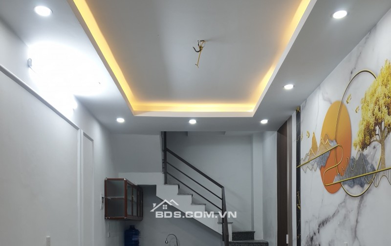 BÁN NHÀ ĐẸP 1.05 TỶ 2 TẦNG 23M2 ( ĐÔNG NAM ) NGÕ NGÔ QUYỀN