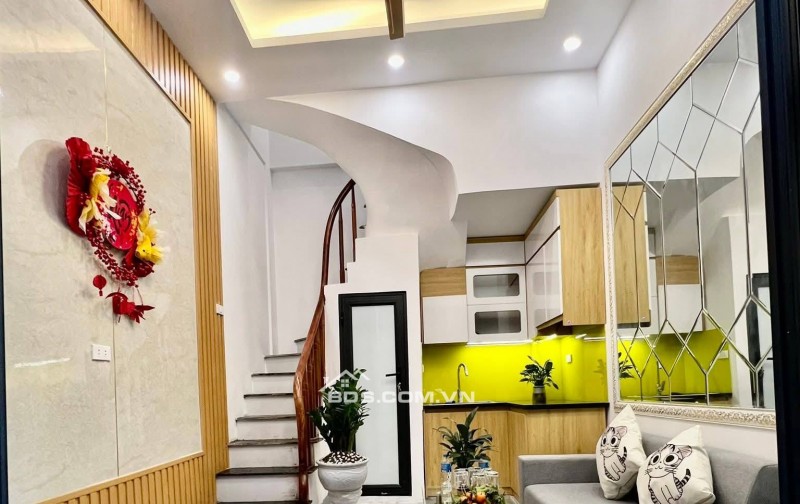 Nhà Đẹp Kinh Doanh, Lô Góc, Ngõ Quỳnh, Bạch Mai 14/20m, 5 tầng, giá 6,85 tỷ.