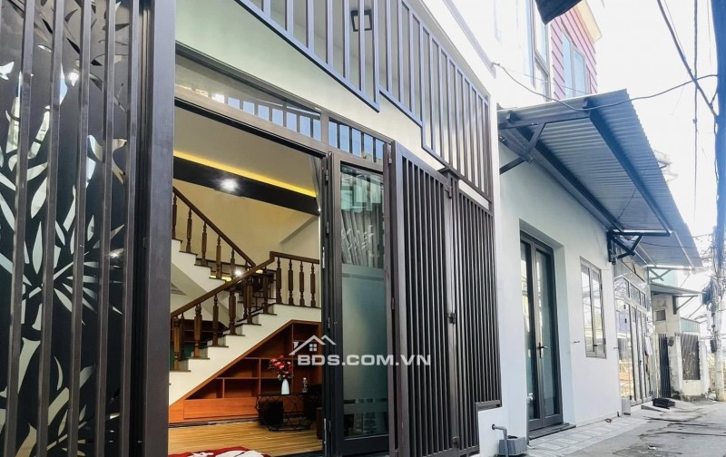 Nhà 2 tầng 2 mê kiệt Ô tô FULL nội thất Y hình  - gần đường chính TÔ HIỆU