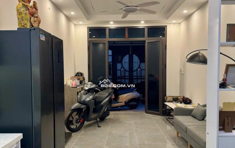 SIÊU PHẨM NHÀ ĐẸP – LẠC LONG QUÂN – GẦN HỒ TÂY – 3 NGỦ - 4WC – 34Mx4T – NHỈNH 8 TỶ.