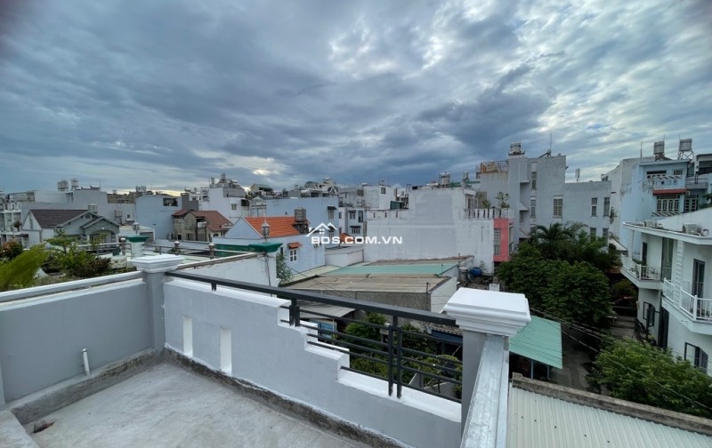 Bán nhà 3 tầng HXH Phan Huy Ích ngang 4x28 nở hậu tài lộc sát Emart tặng NT chỉ 6 tỷ.