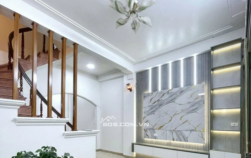 BÁN NHÀ ĐẸP  1.55 TỶ 3 TẦNG 38M2 ( TÂY NAM ) NGÕ VĂN CAO