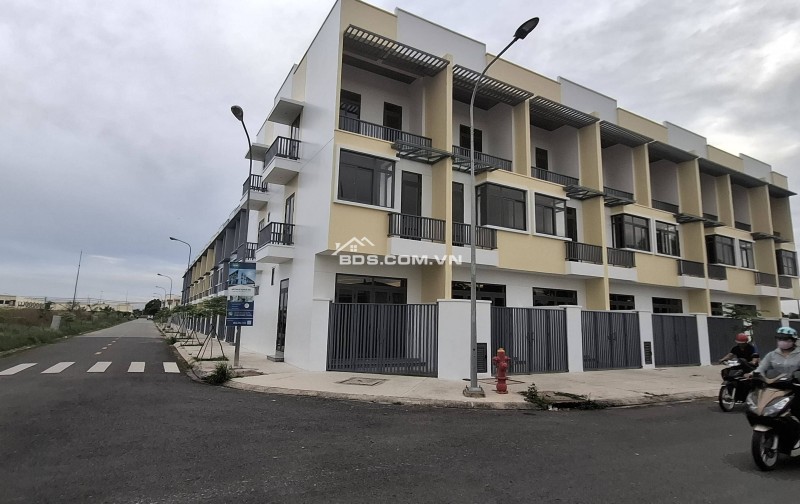 GIÁ NHÀ THUÊ – SỞ HỮU NHÀ PHỐ THẬT - LỜI GIẢI AN CƯ CHO GIA ĐÌNH TRẺ