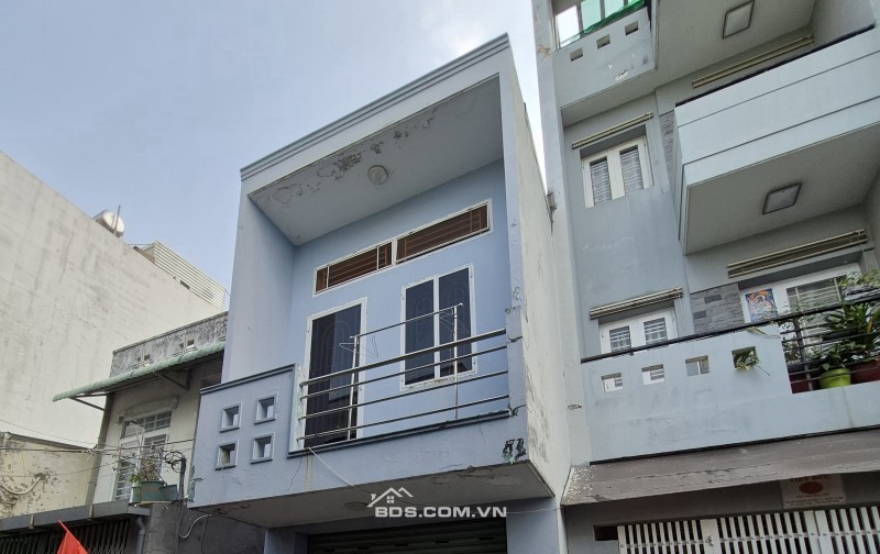 Giáp Sân bay, Hẻm Xe Hơi, 70m²,2 tầng BTCT,  chỉ hơn 5 Tỷ