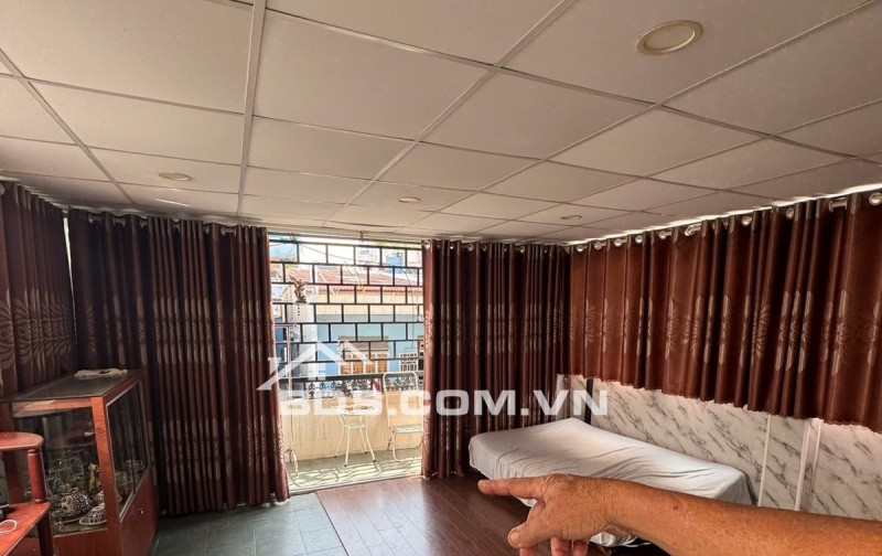 CHỦ CẦN BÁN GẤP TRƯỚC TẾT  NHÀ 3 TẦNG - 77 M2 - HXH - 6PN - đường ÂU CƠ, P.9, QUẬN TÂN BÌNH  GIÁ 9.999 tỷ.