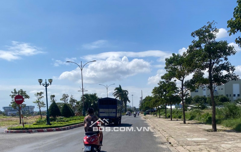 bán nhà 5 tầng gần vincome tuy hòa, sổ hồng riêng hoàn công . giá tốt nhất thị trường lh 0866563878