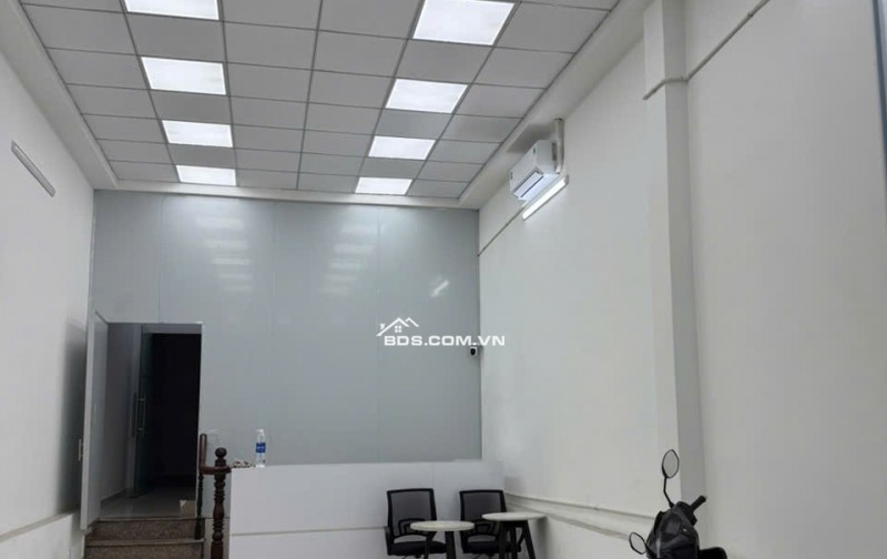 Cho thuê nhà 516 cộng hòa p13 q.tân bình 1 trệt 3 lầu