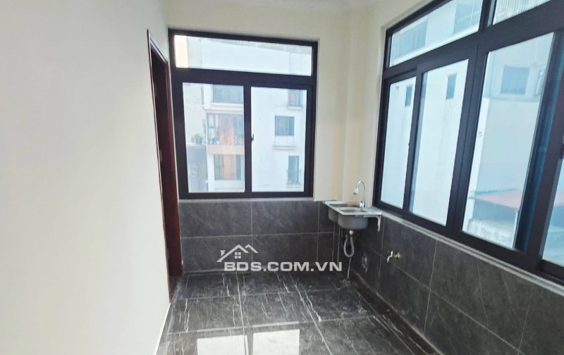 1 NHÀ RA PHỐ - PHÂN LÔ 2 MẶT NGÕ OTO - TRUNG TÂM CẦU GIẤY - 5 TẦNG THANG MÁY - KINH DOANH - VỪA Ở VỪA CHO THUÊ - VỊ TRÍ VÀNG PHÂN KHÚC HIẾM NHÀ BÁN