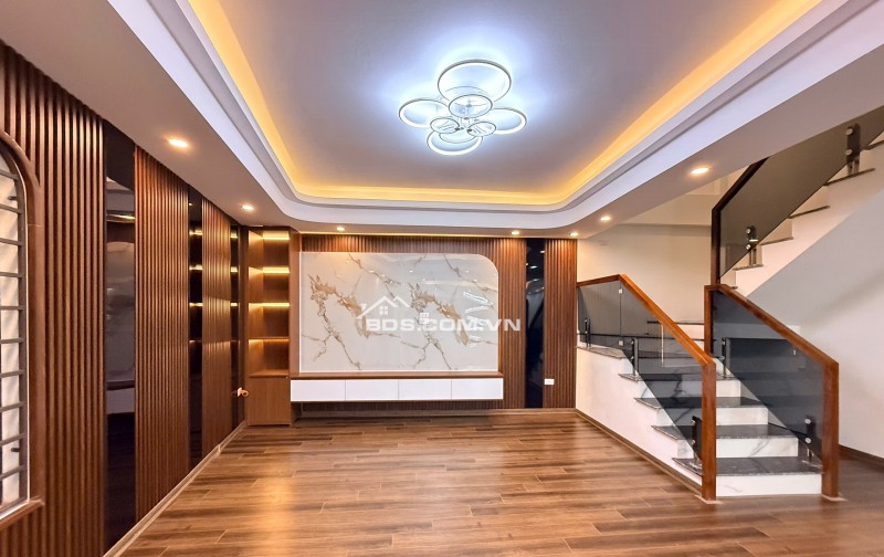 BÁN NHÀ SIÊU ĐẸP 3.95 TỶ 3.5 TÀNG CÓ GARA Ô TÔ MẶT ĐƯỜNG THANH BÌNH