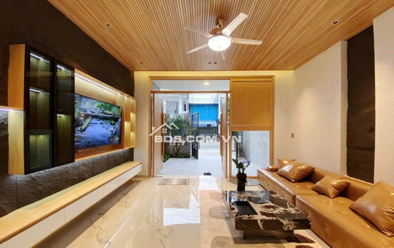 SIÊU PHẨM - Nhà 3 Tầng mặt tiền đường 7,5m Đinh Đức Thiện