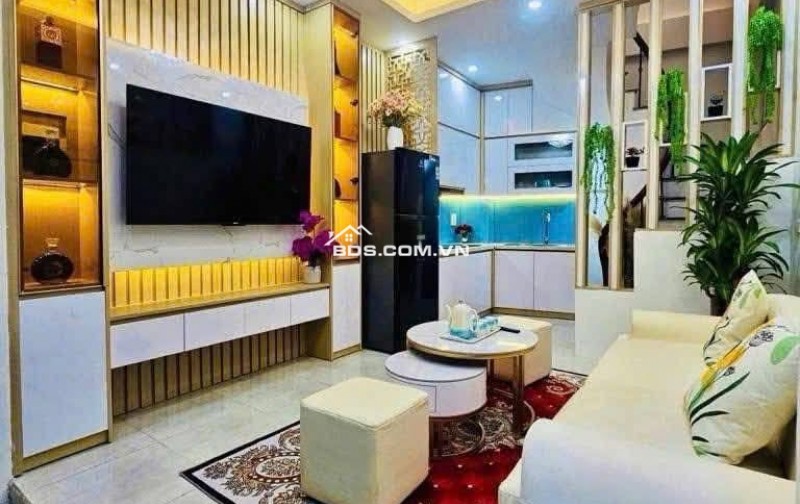 Bán Nhà Phố Hồng Hà, Hoàn Kiếm 22m, 5 tầng, mt 3.3m, giá 6.18 tỷ.